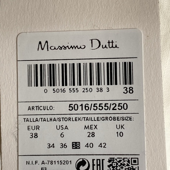 NWT. Massimo Dutti White Wide-Leg Waxed Trousers with Buttoned Strip. Size 6. - Picture 9 of 12